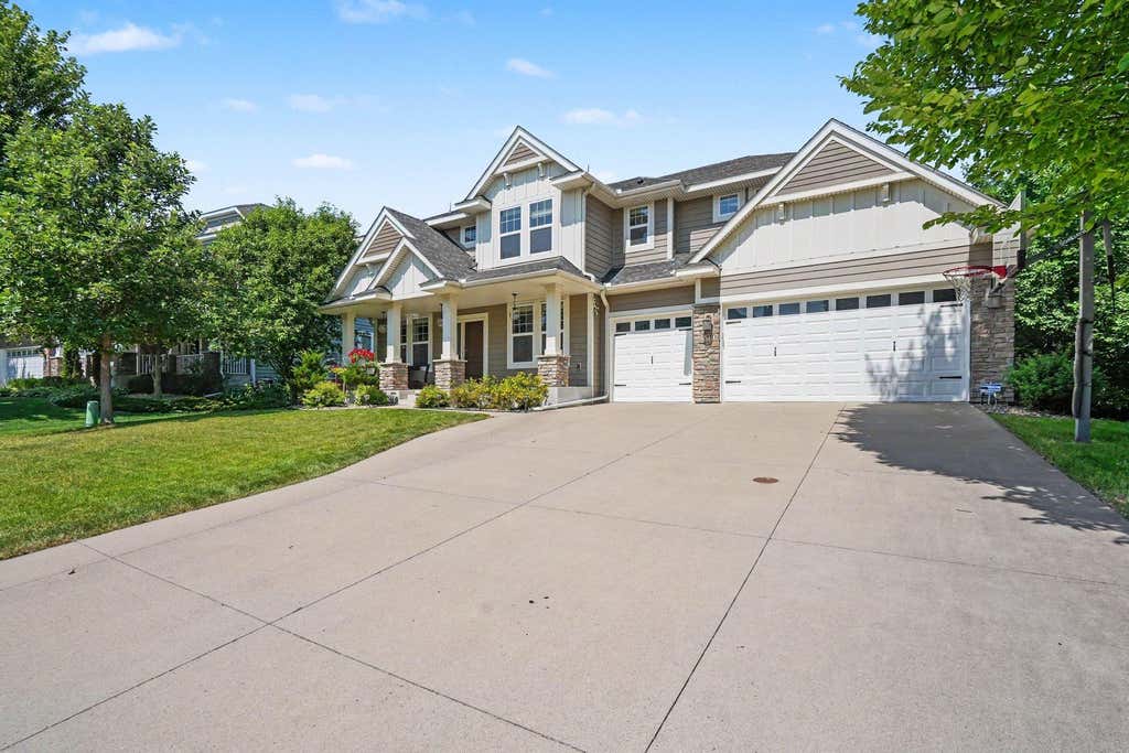 Photo of 5310 Black Oaks Lane N, Plymouth, MN 55446 (MLS # 7113592)
