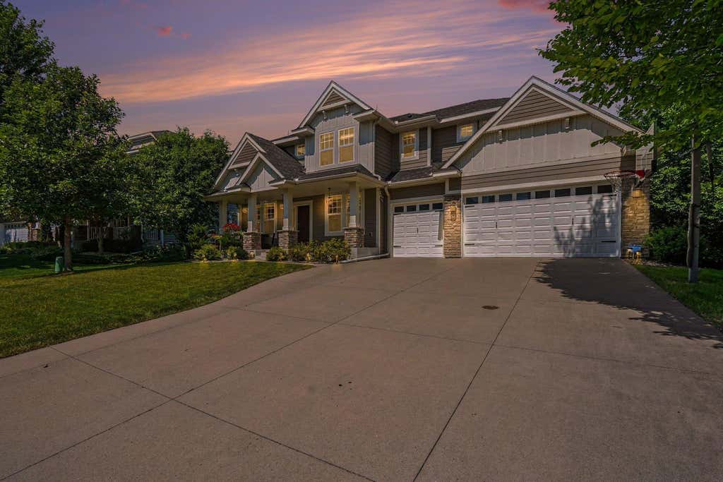 Photo of 5310 Black Oaks Lane N, Plymouth, MN 55446 (MLS # 7113592)