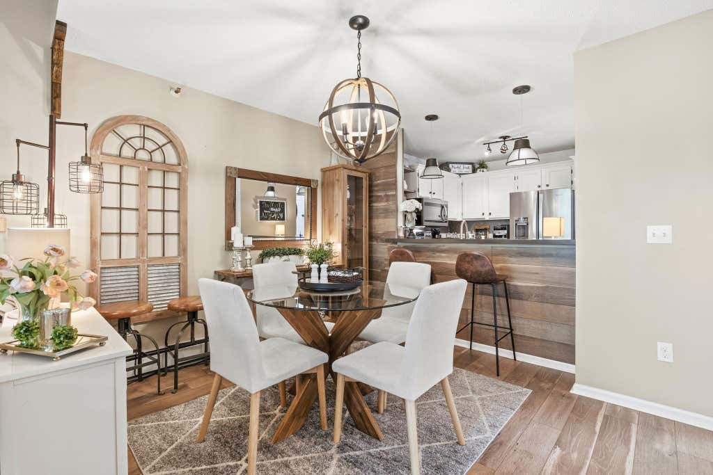 Photo of 7605 Edinborough Way #6318, Edina, MN 55435 (MLS # 7101669)