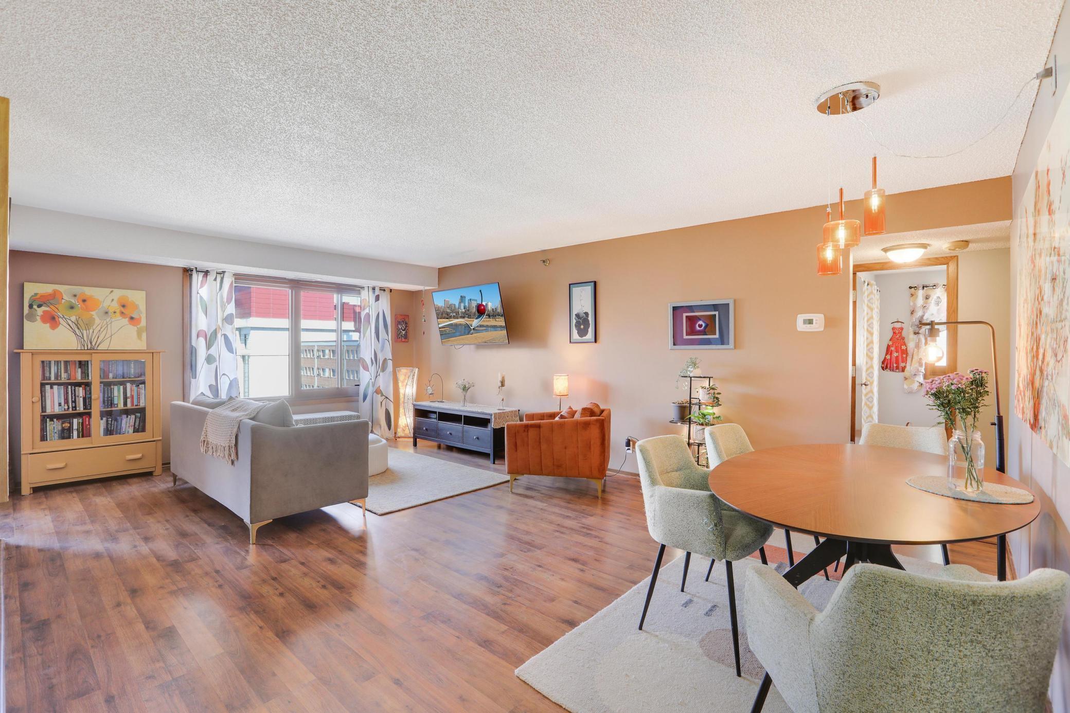 26 10th Street W 610