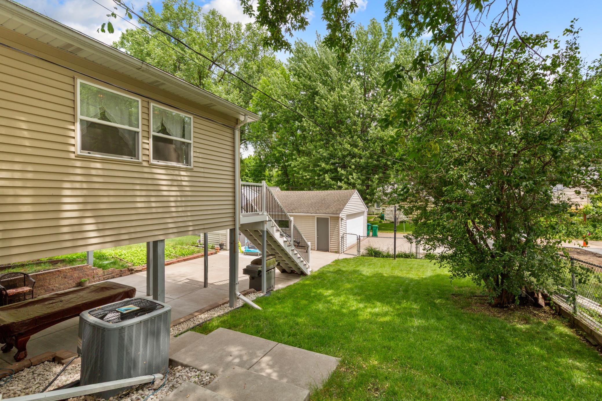 3229 Texas Avenue S
