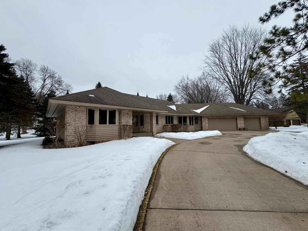 Photo of 3161 Blackheath Drive, Saint Cloud, MN 56301 (MLS # 7018875)