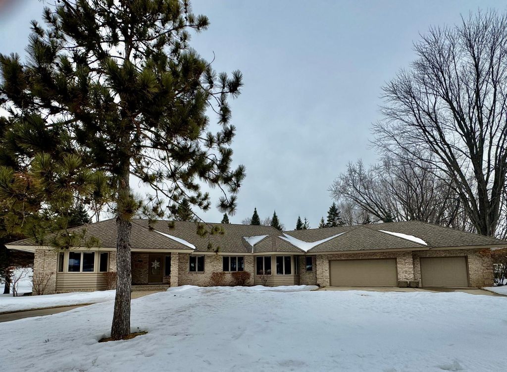 Photo of 3161 Blackheath Drive, Saint Cloud, MN 56301 (MLS # 7018875)