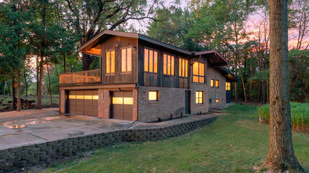 Photo of 4508 Birchbark Trail N, Lake Elmo, MN 55042 (MLS # 7088706)