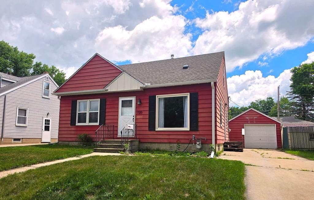 Photo of 720 13th Avenue NE, Rochester, MN 55906 (MLS # 7000770)