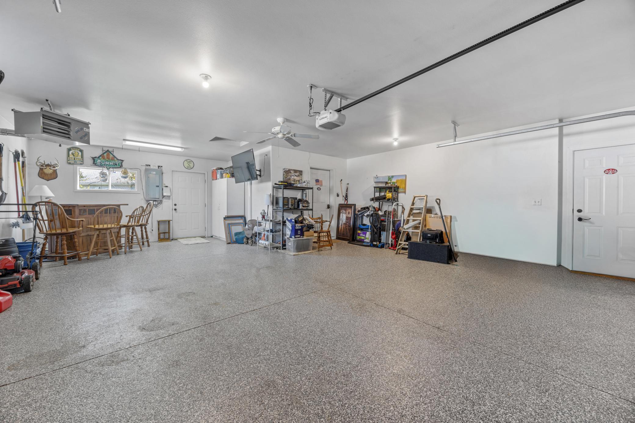 West Fargo, North Dakota 58078, United States, 3 Bedrooms Bedrooms, ,2 BathroomsBathrooms,Residential,Pending Sale,250165