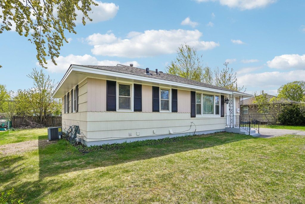 Photo of 5125 Howe Lane, Brooklyn Center, MN 55429 (MLS # 6773020)