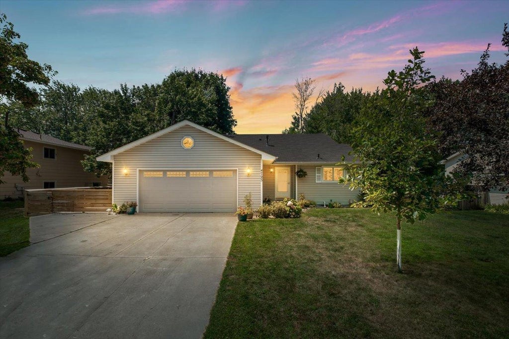Photo of 4725 Upland Lane N, Plymouth, MN 55446 (MLS # 7117299)