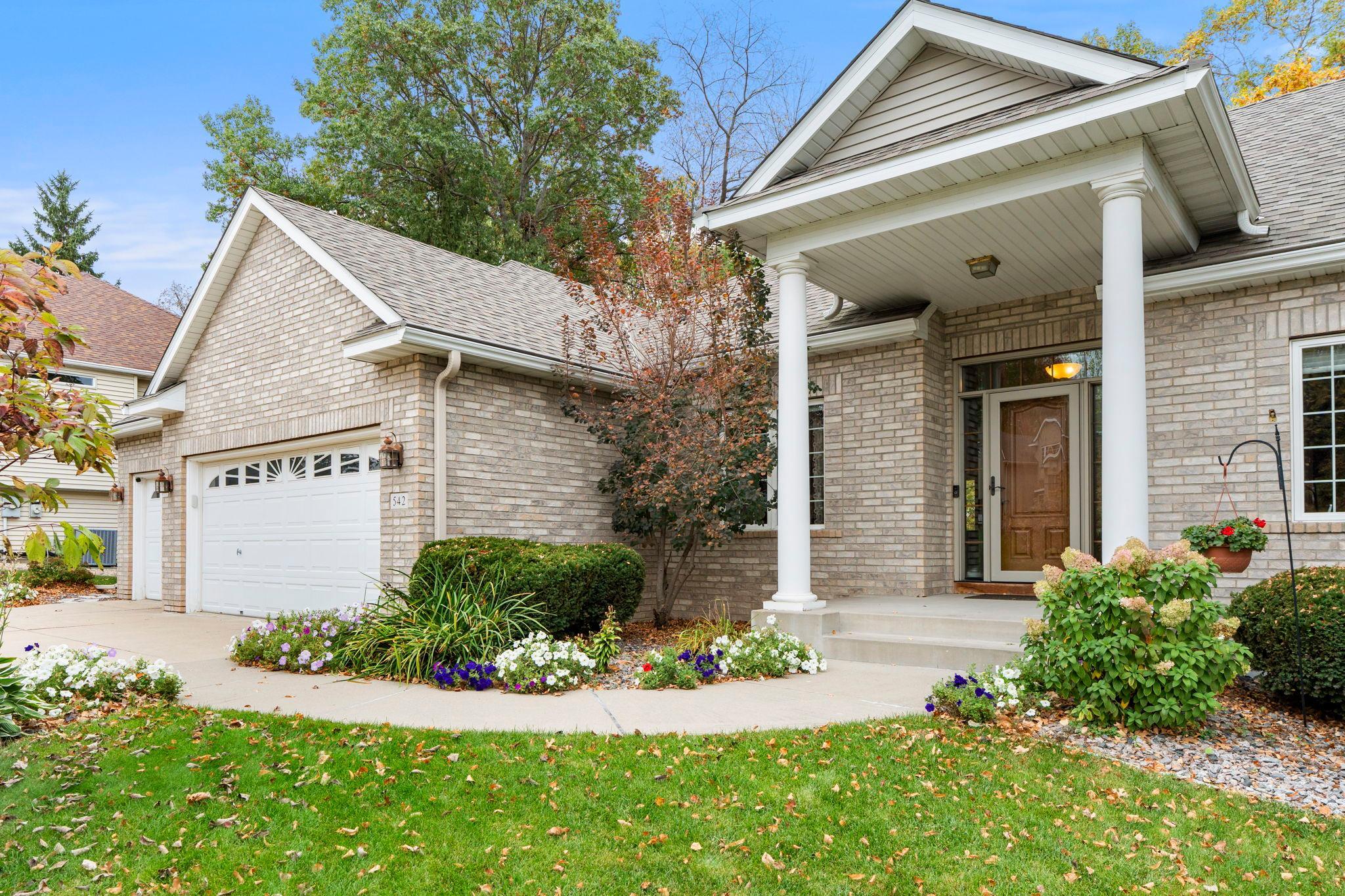 542 Majestic Oaks Court