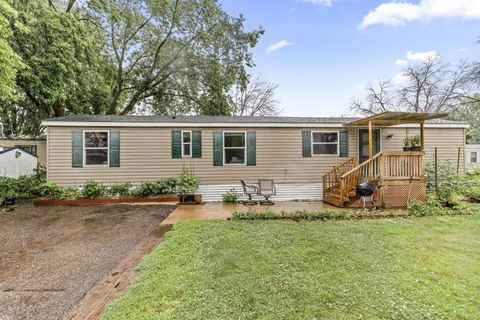 2401 Bison Dr Maplewood MN 55119