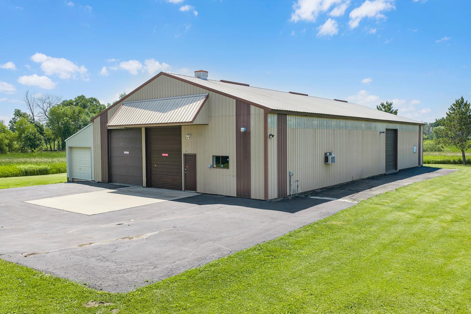 5875 Meadowlark Lane