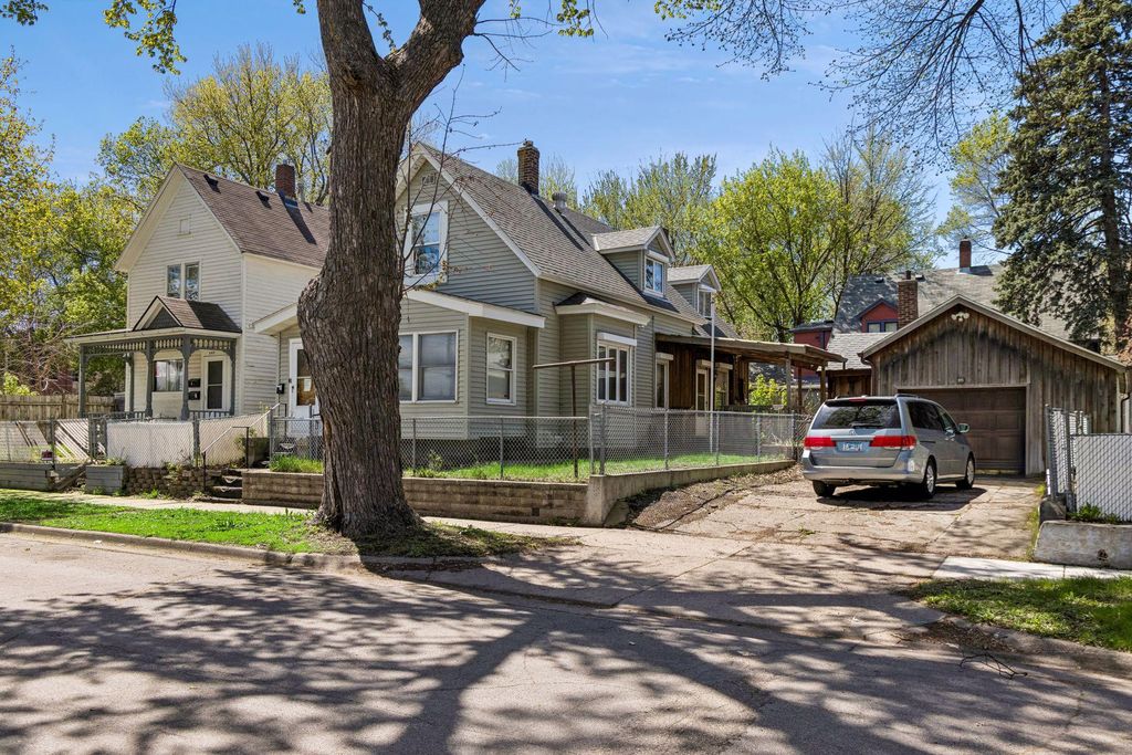Photo of 651 Mackubin Street, Saint Paul, MN 55103 (MLS # 7064208)