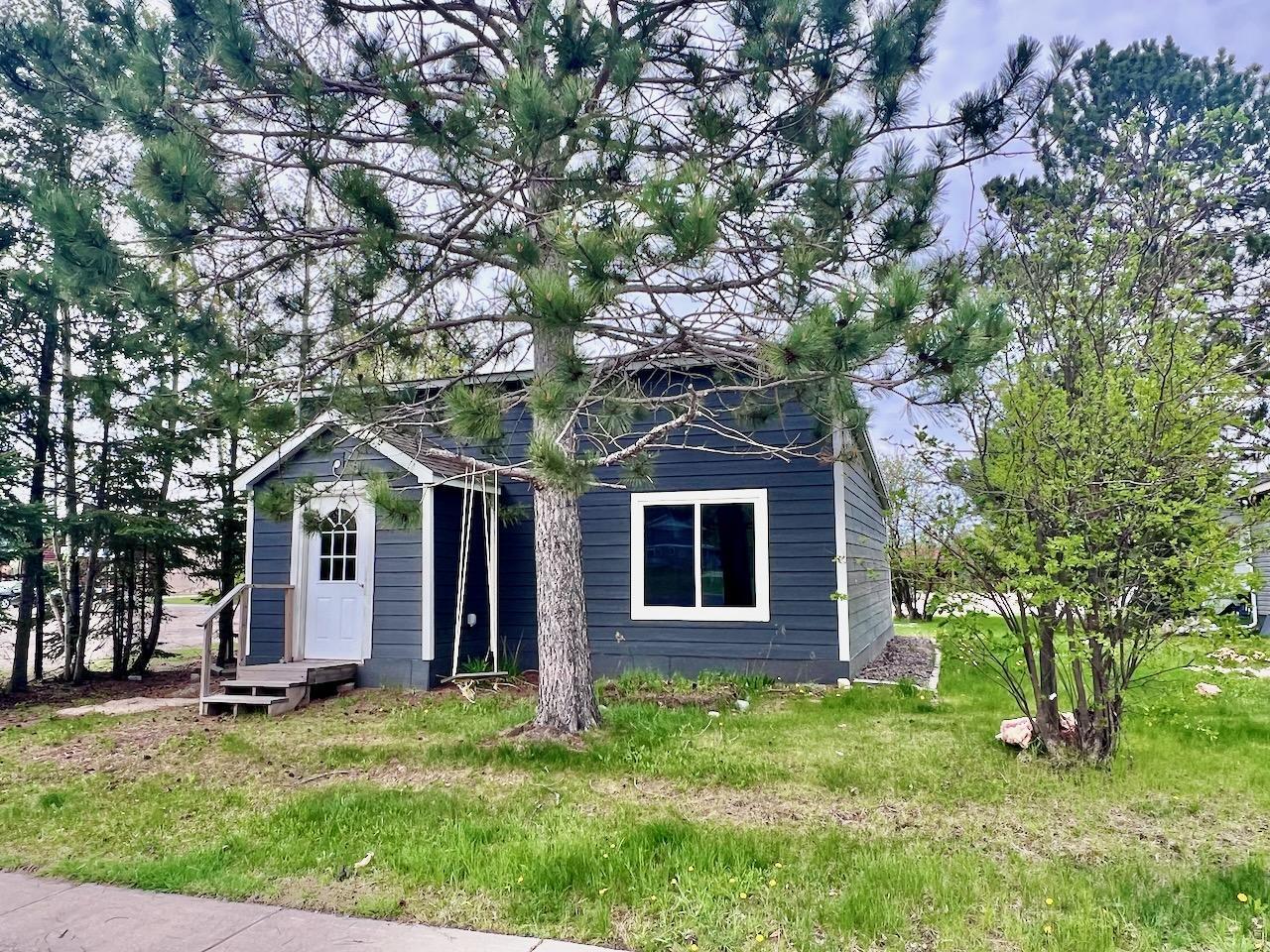 16 1st Street SW