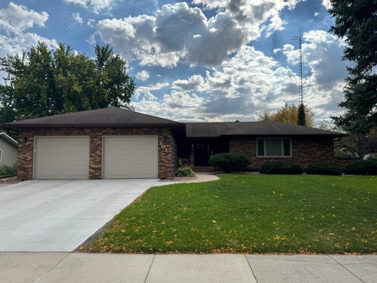 101 37TH AVE S, MOORHEAD, MN 56560 - Image 325a9ceee3cecfd2d2a3736b1f377ec1/1179455110