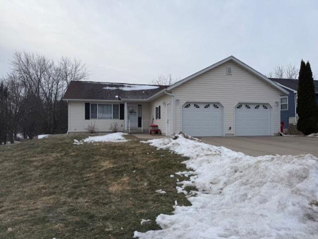 Photo of 8700 Rollin Sunset Drive, Winona, MN 55987 (MLS # 7018606)