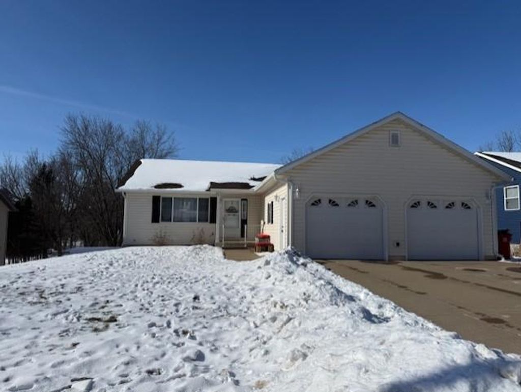 Photo of 8700 Rollin Sunset Drive, Winona, MN 55987 (MLS # 7018606)