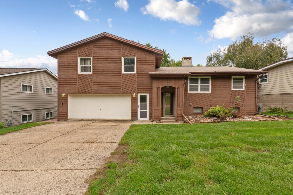Photo of 610 West Street, Jackson, MN 56143 (MLS # 7143589)