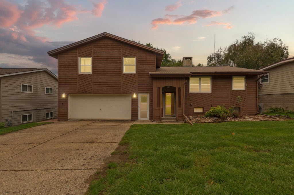 Photo of 610 West Street, Jackson, MN 56143 (MLS # 7143589)