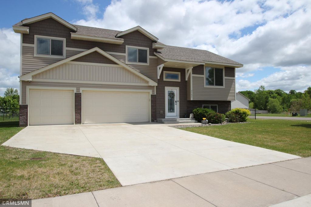 Photo of 37621 Hawthorne Avenue, North Branch, MN 55056 (MLS # 7044401)