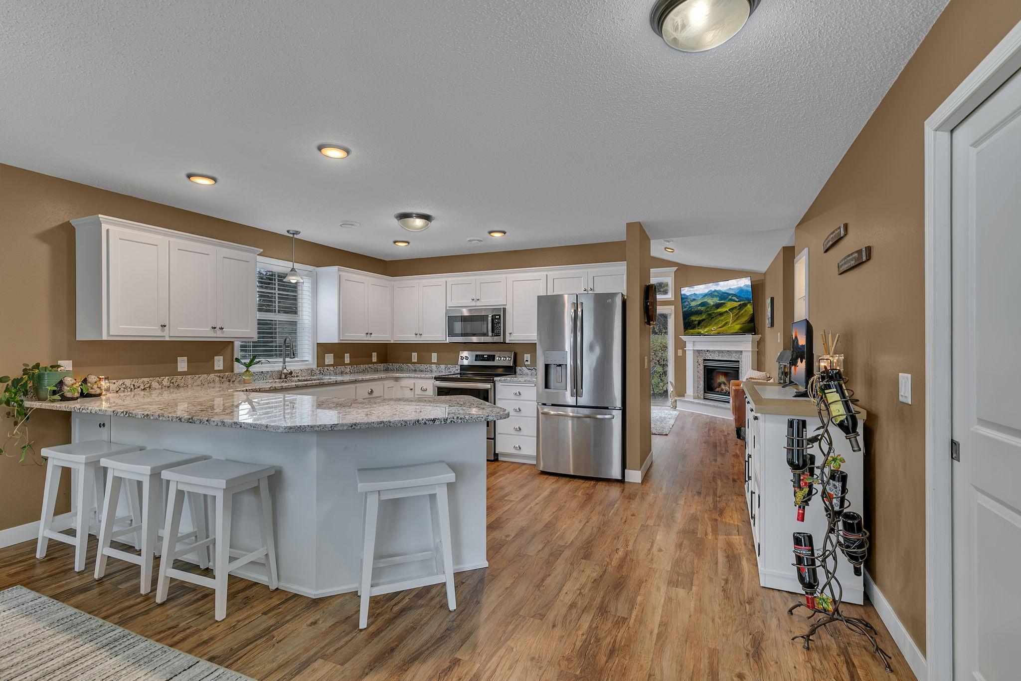 6353 Westwood Parkway
