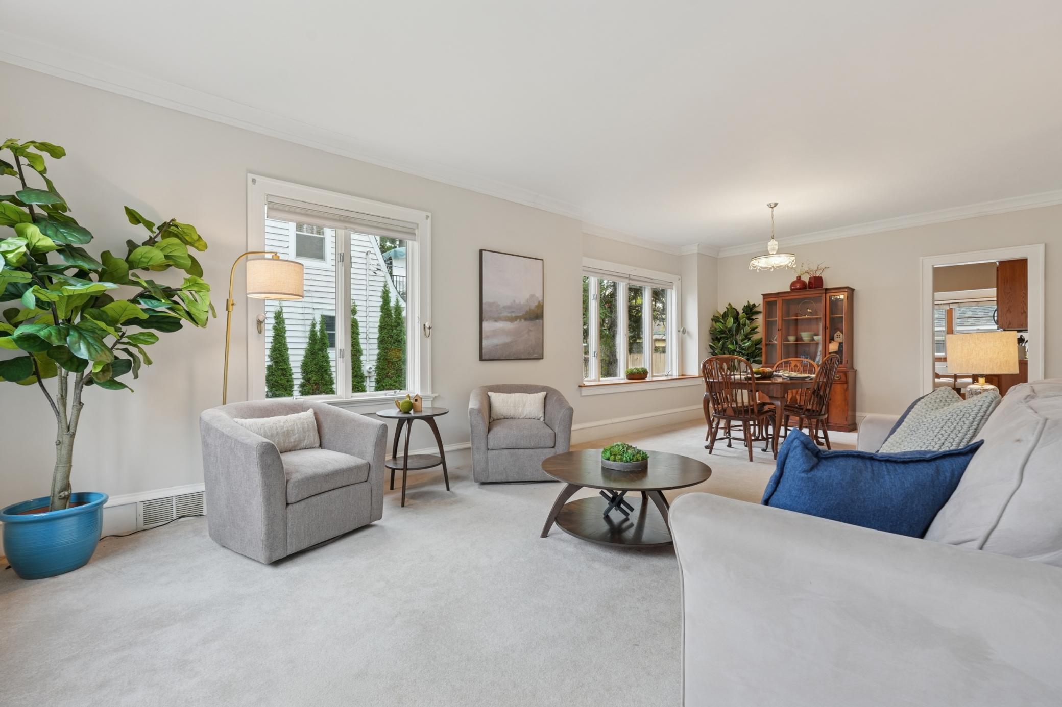 1074 Hyacinth Avenue E