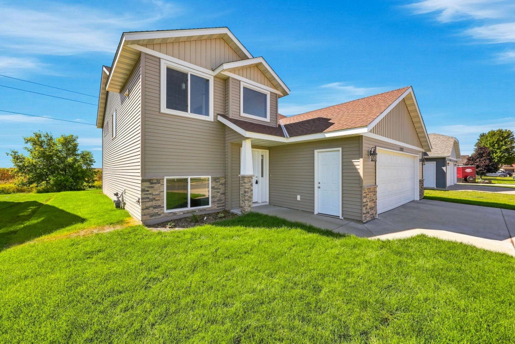 Photo of 1121 Yellowstone Avenue, Saint Cloud, MN 56303 (MLS # 7135859)