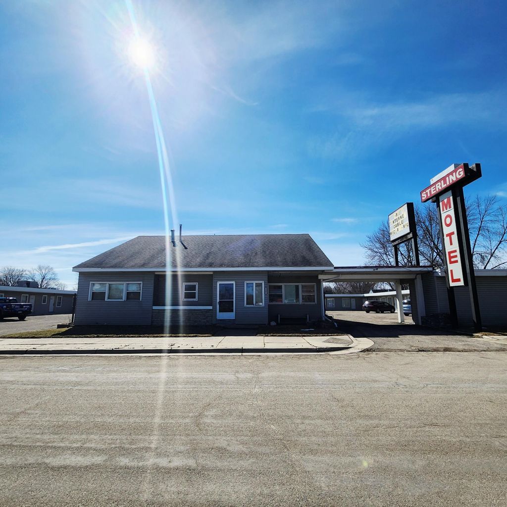 Photo of 1507 W Oakland Avenue, Austin, MN 55912 (MLS # 7042016)