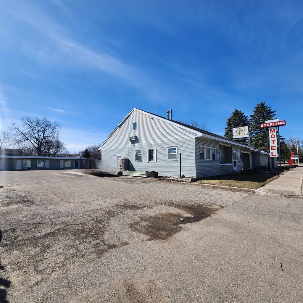 Photo of 1507 W Oakland Avenue, Austin, MN 55912 (MLS # 7042016)