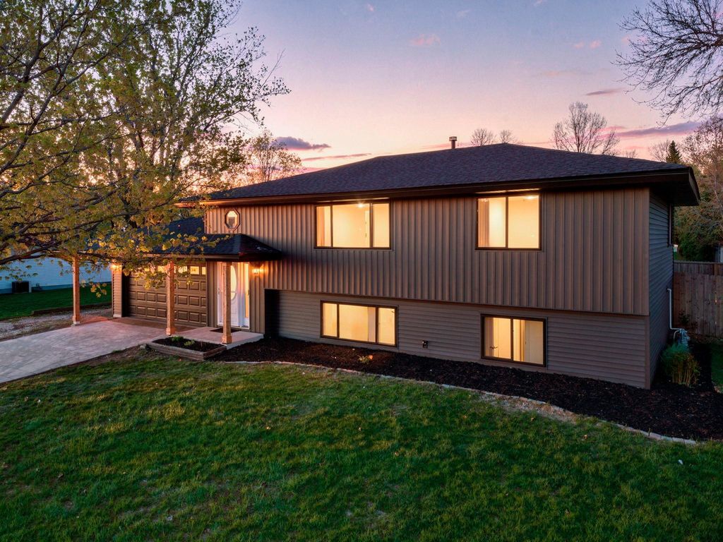 Photo of 1600 Roosevelt Drive W, Northfield, MN 55057 (MLS # 7066496)