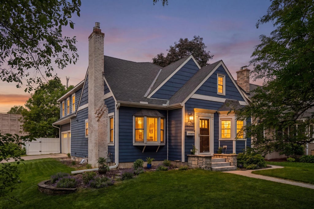 Photo of 4160 Utica Avenue S, Saint Louis Park, MN 55416 (MLS # 7114878)