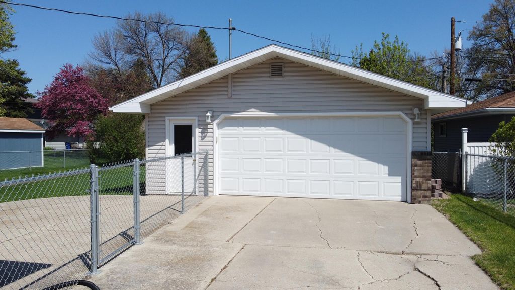 Photo of 814 23rd Avenue S, Moorhead, MN 56560 (MLS # 7077978)