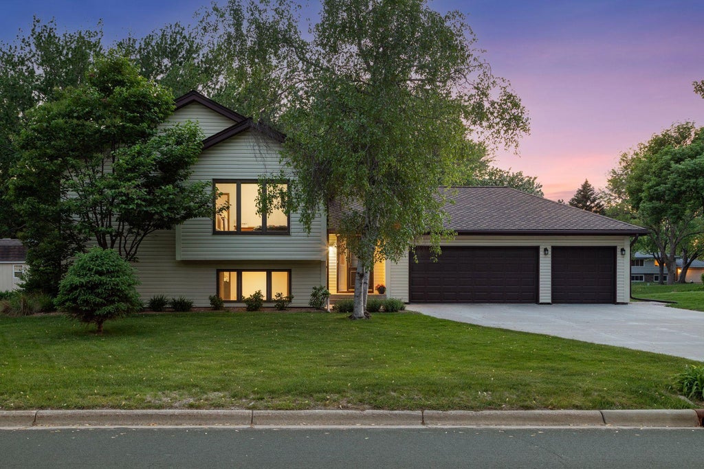 Photo of 13000 Penn Avenue S, Burnsville, MN 55337 (MLS # 7137037)