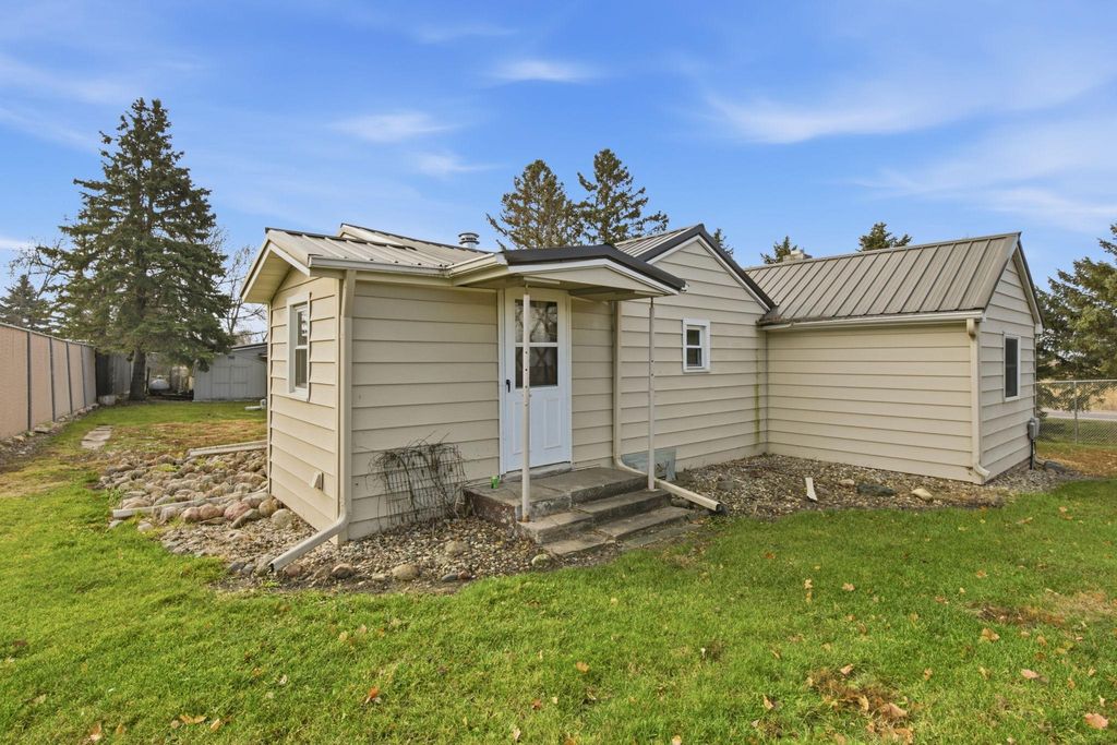 Photo of 19936 Major Avenue, Hutchinson, MN 55350 (MLS # 6819796)