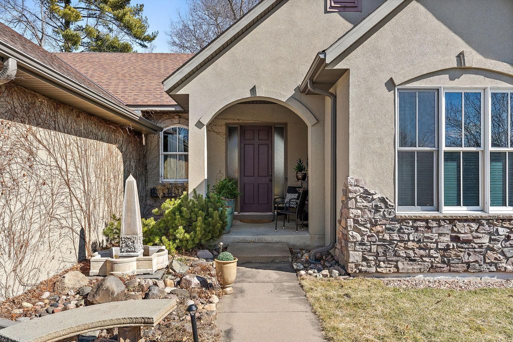 Photo of 8116 Clifford Circle, Inver Grove Heights, MN 55076 (MLS # 7036749)