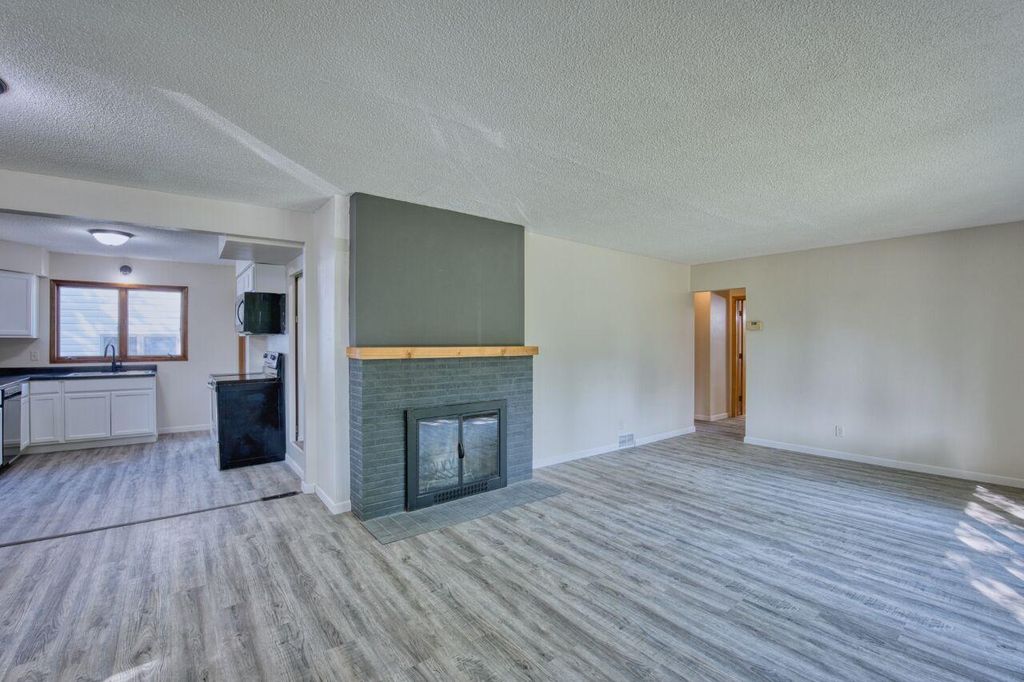 Photo of 14 E 4th Avenue S, Aurora, MN 55705 (MLS # 7030325)