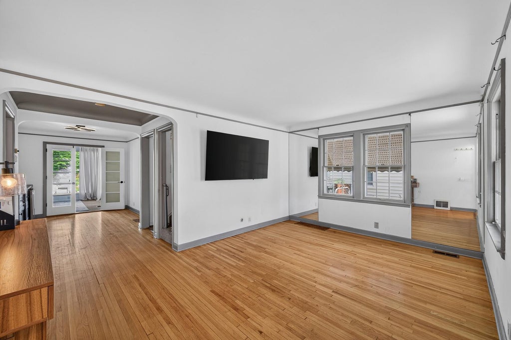Photo of 4822 Emerson Avenue N, Minneapolis, MN 55430 (MLS # 7072805)