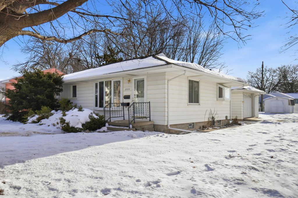 Photo of 2000 E Oakland Avenue, Austin, MN 55912 (MLS # 7002459)