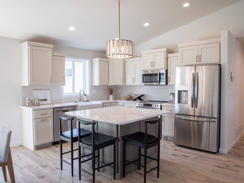 Photo of 3612 Decorah Way S, Fargo, ND 58104 (MLS # 7076675)