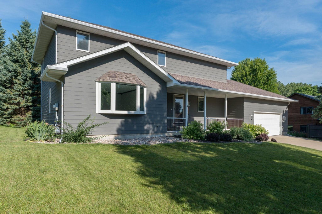Photo of 116 Piccadilly Avenue, Mankato, MN 56001 (MLS # 7144434)