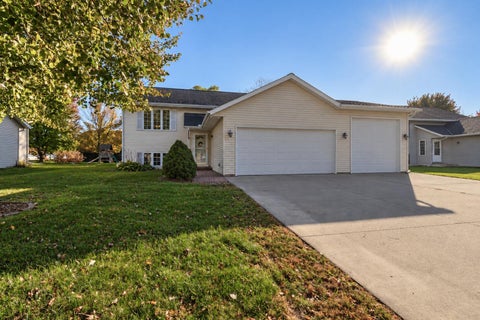 Photo of 105 Torrey Pines Drive, Mankato, MN 56001 (MLS # 7164087)