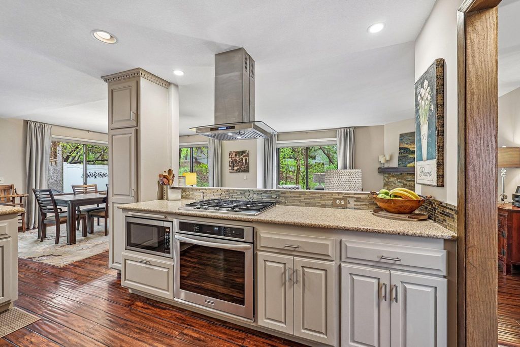 Photo of 10905 34th Avenue N, Plymouth, MN 55441 (MLS # 7064608)