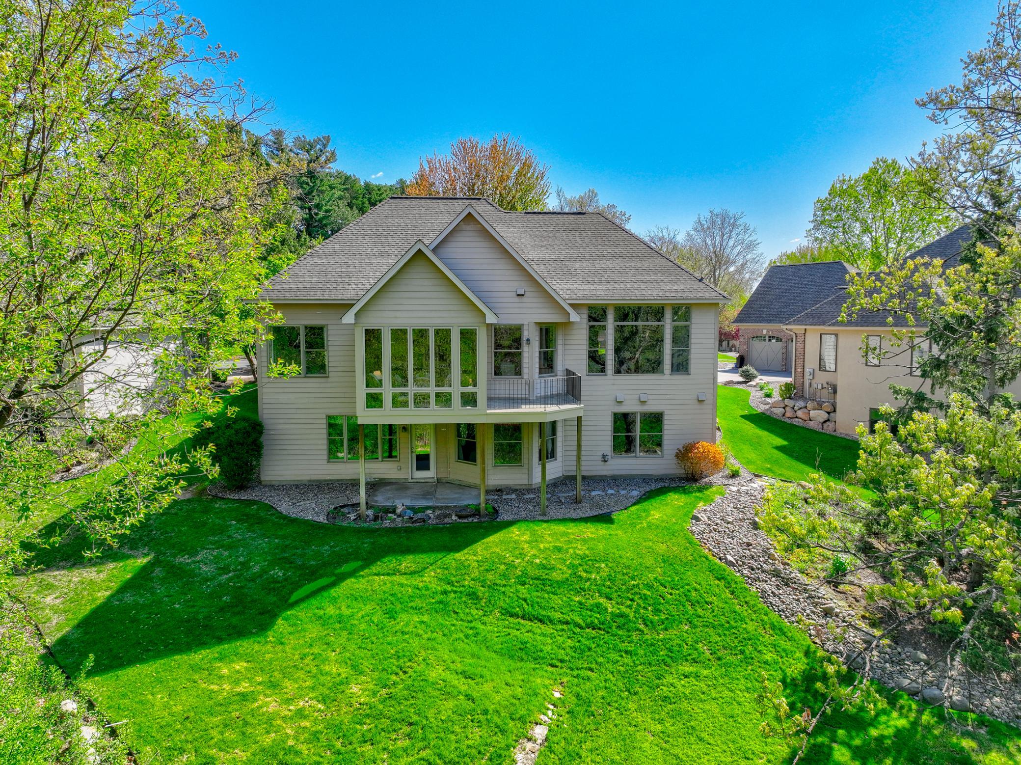 9 Knoll Road