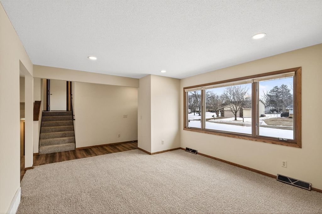 Photo of 8033 Ewing Avenue N, Brooklyn Park, MN 55443 (MLS # 7021227)