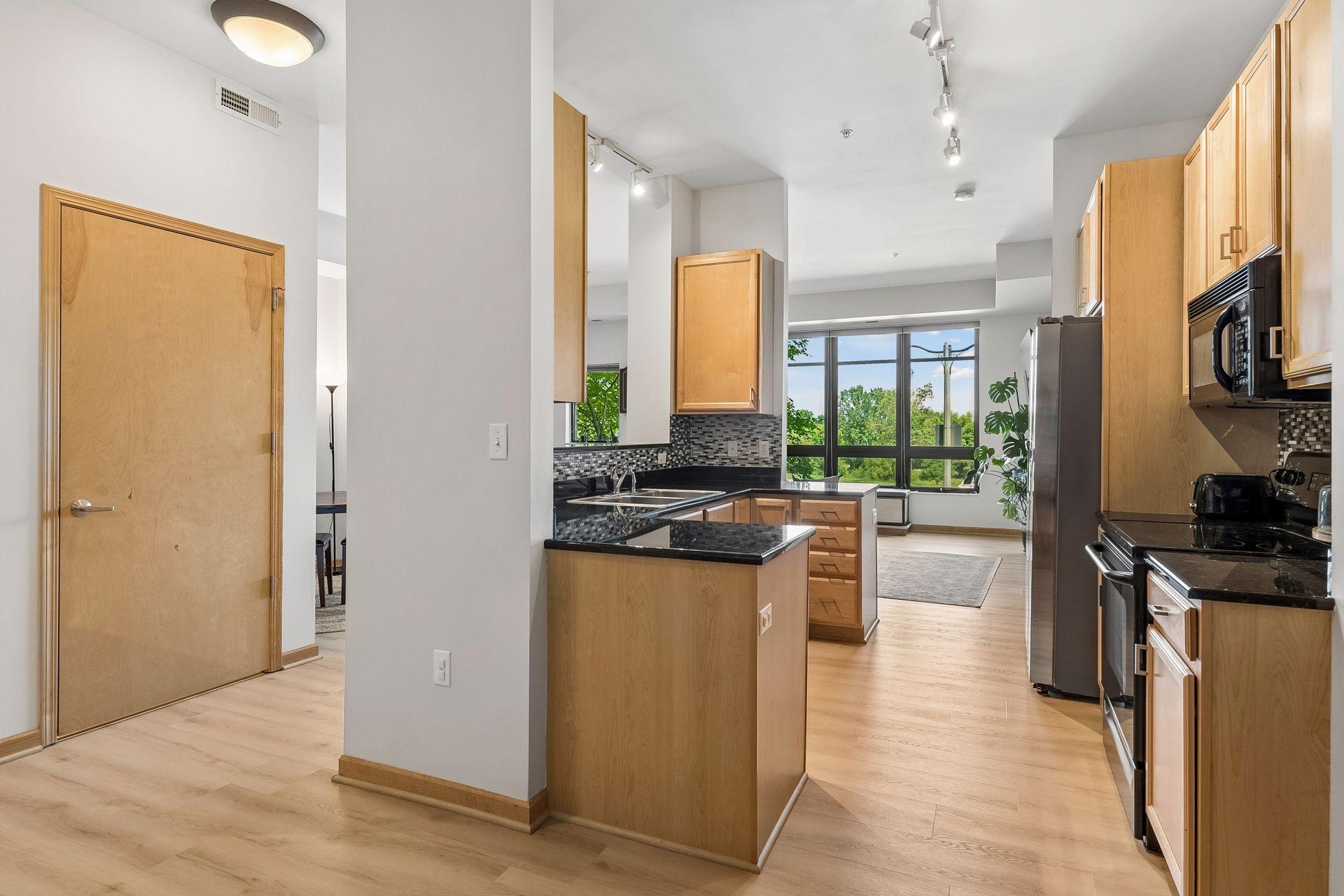3707 Grand Way 102