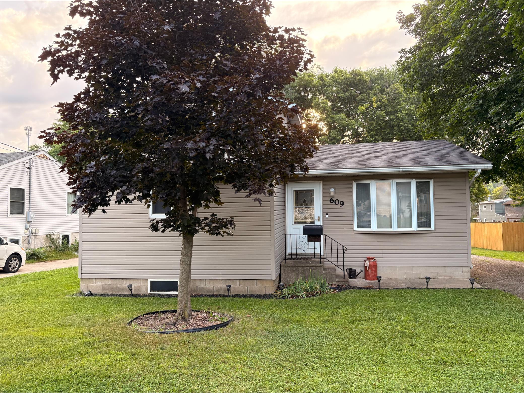 609 Short Street