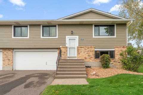 1272 Ferndale Street N Maplewood MN 55119
