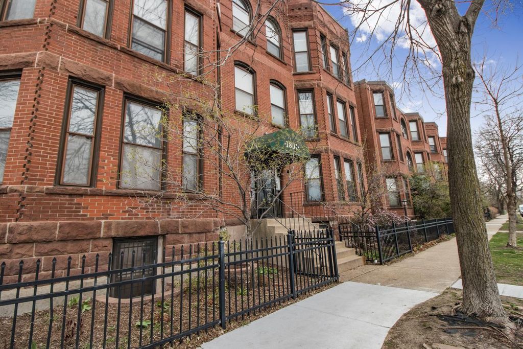 Photo of 1801 Elliot Avenue #5, Minneapolis, MN 55404 (MLS # 6685372)