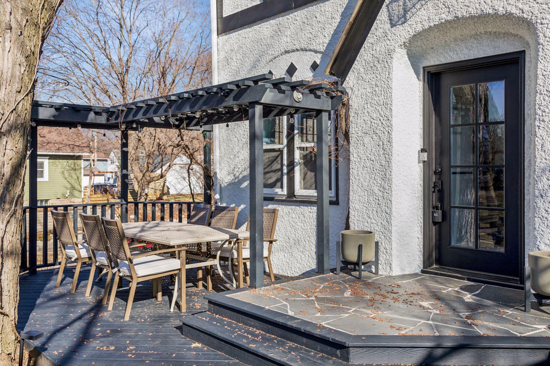 1309 Arlington Avenue W