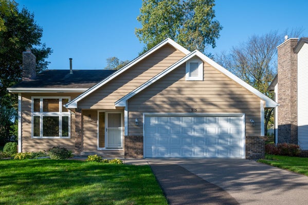 915 PARK KNOLL DR, SAINT PAUL, MN 55123 - Image 336c2ea7a59ba7ed0b0a1734d2763dee/3060890253