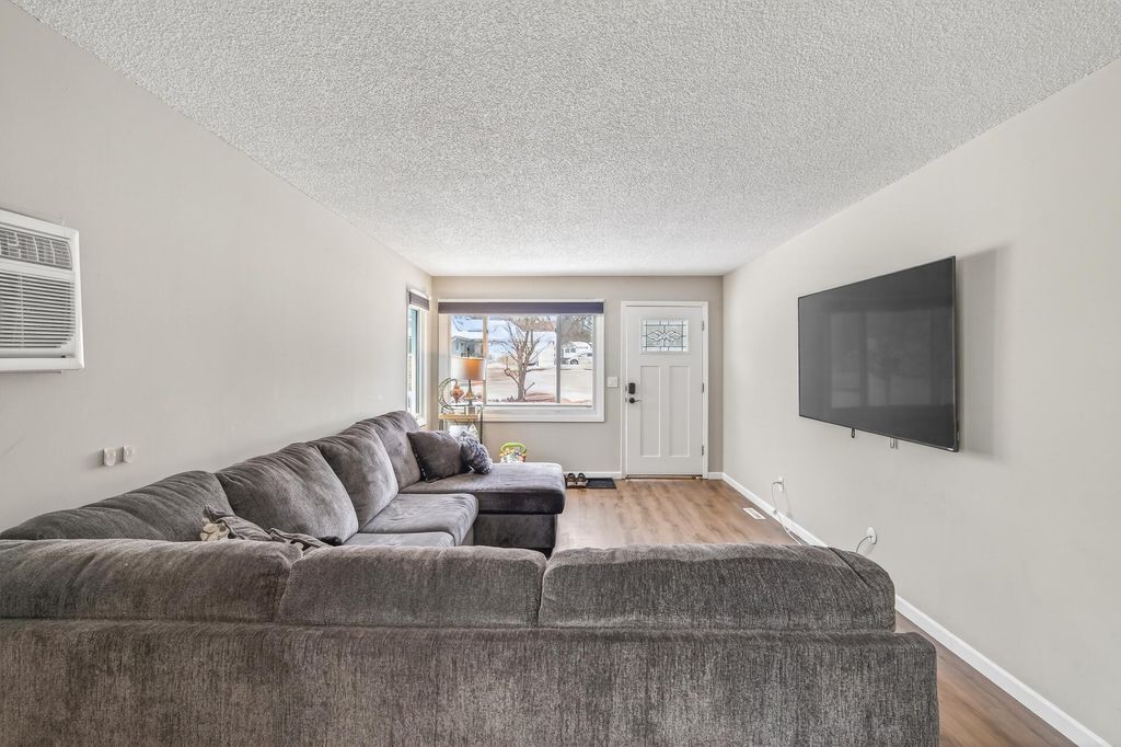 Photo of 1918 Upper Afton Road E, Saint Paul, MN 55119 (MLS # 7000960)